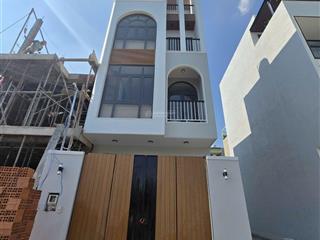 Nhà mới xây full nội thất dt 60m phường long trường quận 9