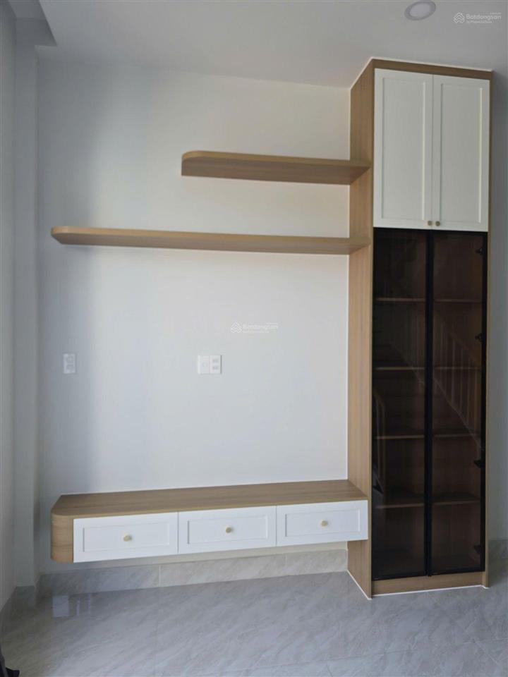 Nhà mới xây full nội thất dt 60m phường long trường quận 9