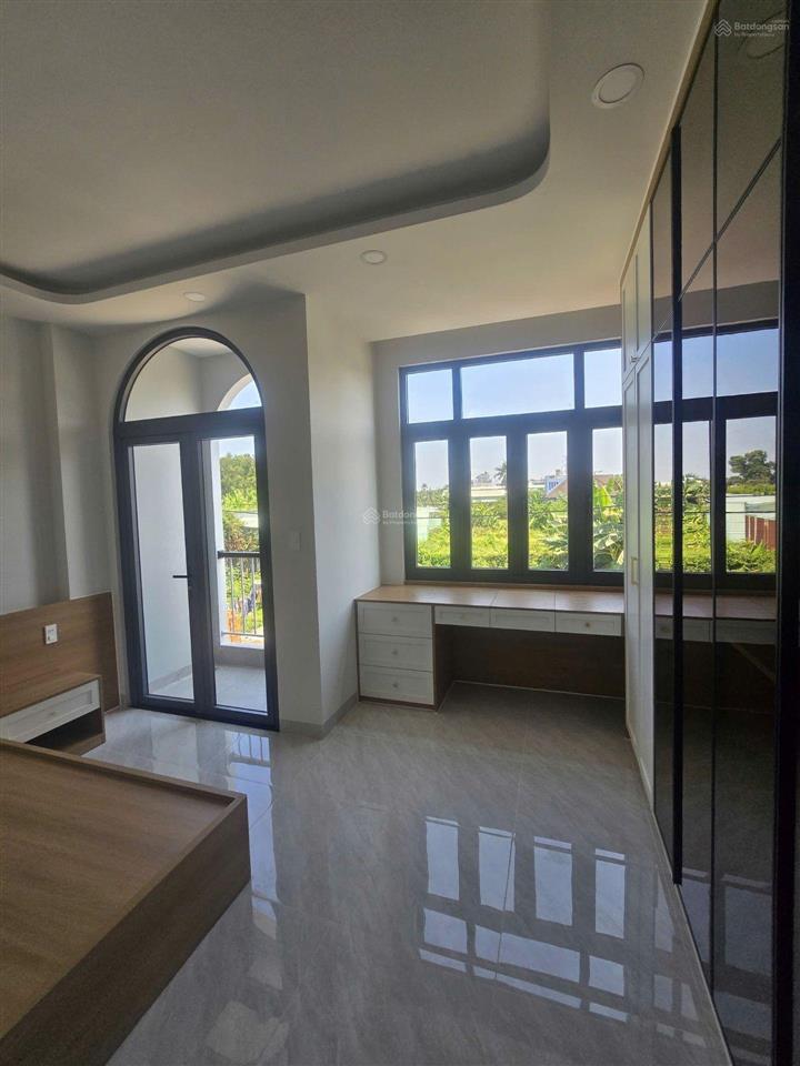 Nhà mới xây full nội thất dt 60m phường long trường quận 9