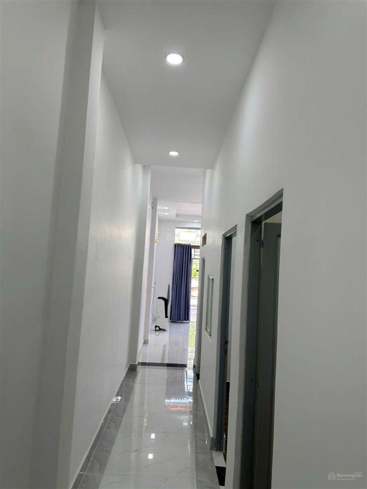 Siêu phẩm ngay trung tâm dĩ an dt=94m2 (4,5*22) sân đậu ôtô 7 chỗ, tặng nội thất
