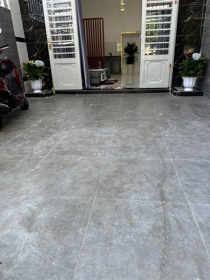 Siêu phẩm ngay trung tâm dĩ an dt=94m2 (4,5*22) sân đậu ôtô 7 chỗ, tặng nội thất