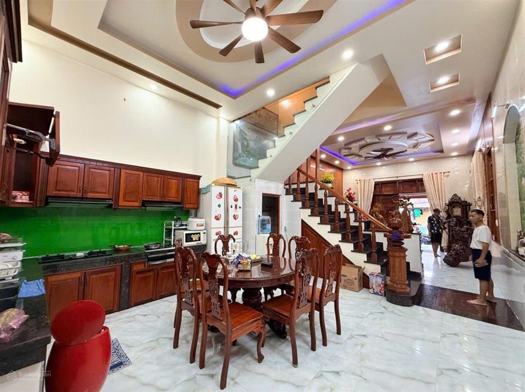 Siêu phẩm 2 mặt tiền, nguyễn tri phương  dĩ an, vị trí vip, kinh doanh đỉnh cao