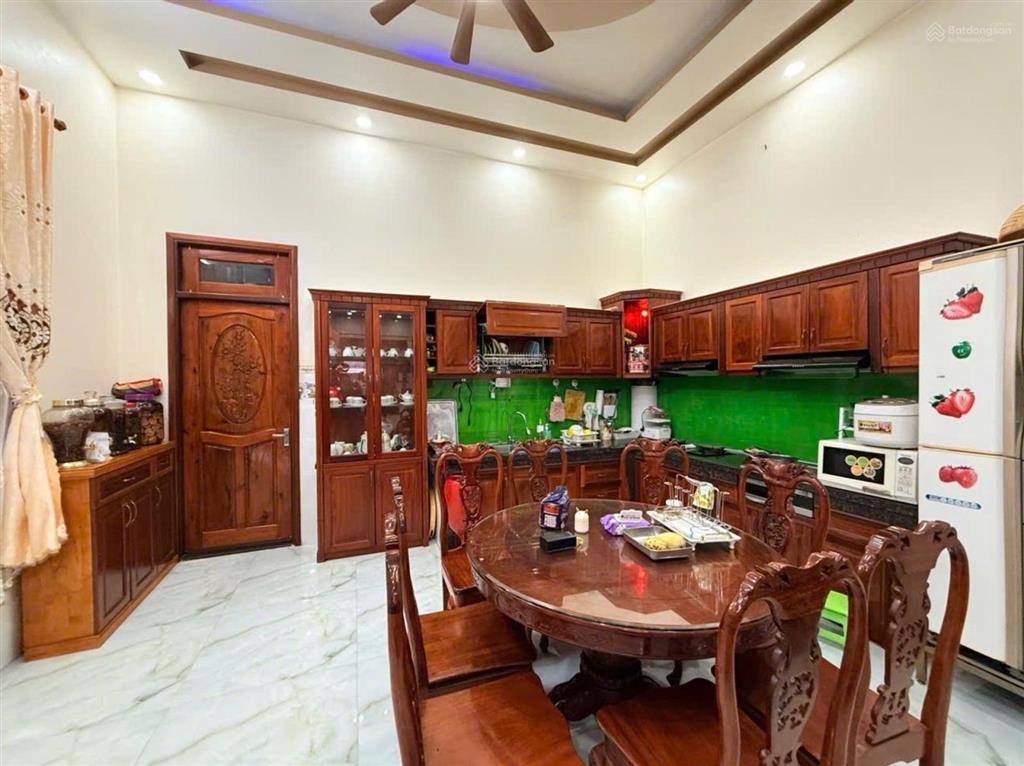 Siêu phẩm 2 mặt tiền, nguyễn tri phương  dĩ an, vị trí vip, kinh doanh đỉnh cao