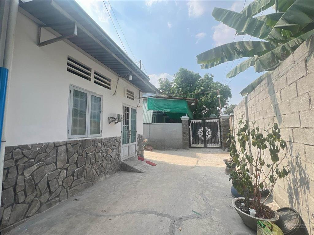 Nhà cấp 4 hẻm xe hơi gần chợ bình an, vị trí thuận tiện, giá tốt