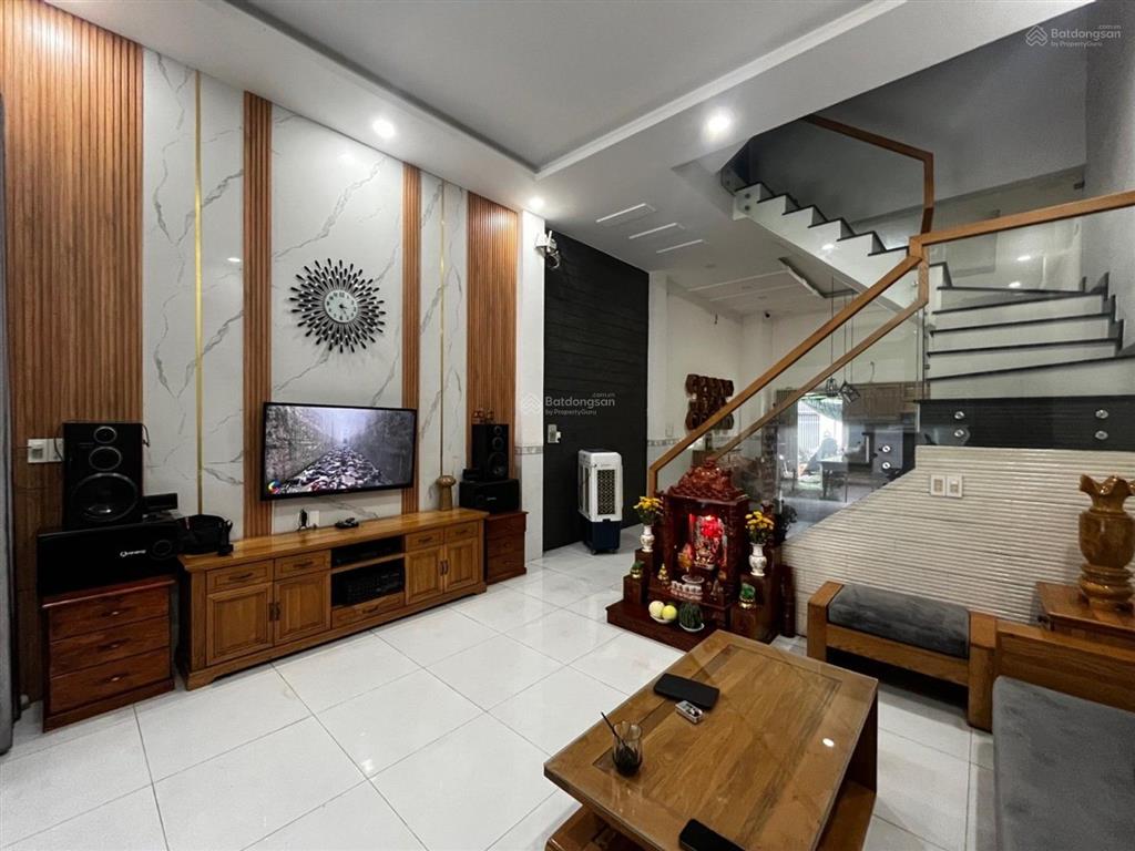 Nhà phố 3 tầng 80m2 giáp quốc lộ 1k, ngã tư linh xuân, thuận tiện di chuyển vào trung tâm thành phố