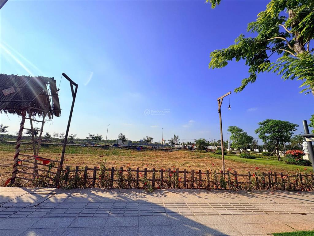 Đất sổ hồng riêng gần sát bên sài gòn