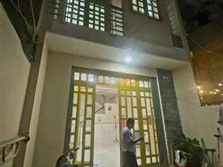 Bán nhà cấp 2, 1 trệt 1 lầu, diện tích đất trên sổ 80m2. ngang 4.8m, đất vuông