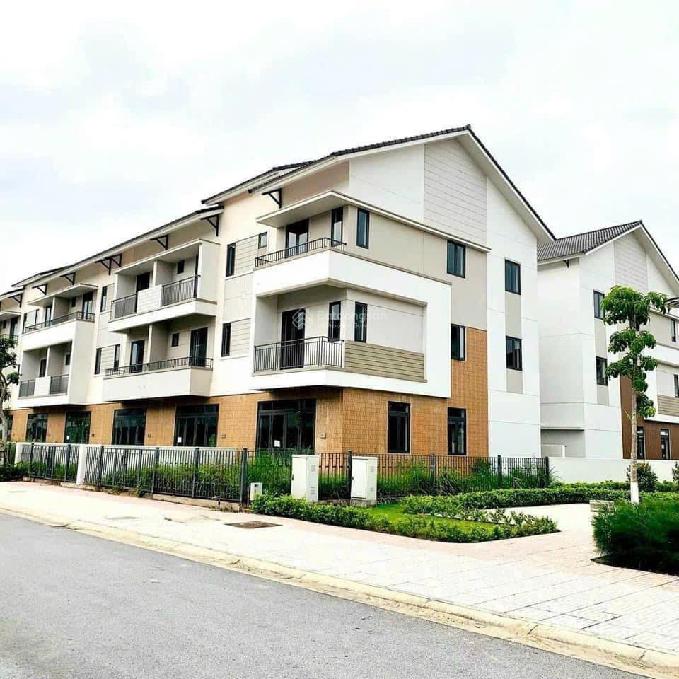 Bán gấp shophouse centa riverside 120m giá chỉ hơn 7,9 sẵn sổ