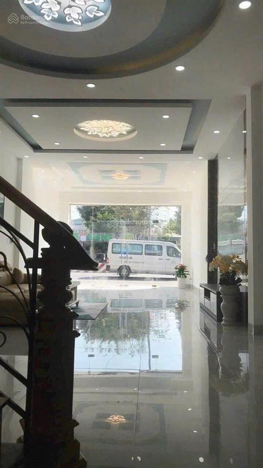 Bán nhà 1 trệt 2 lầu  mặt tiền nguyễn thị minh khai  phú lợi  tp hcm