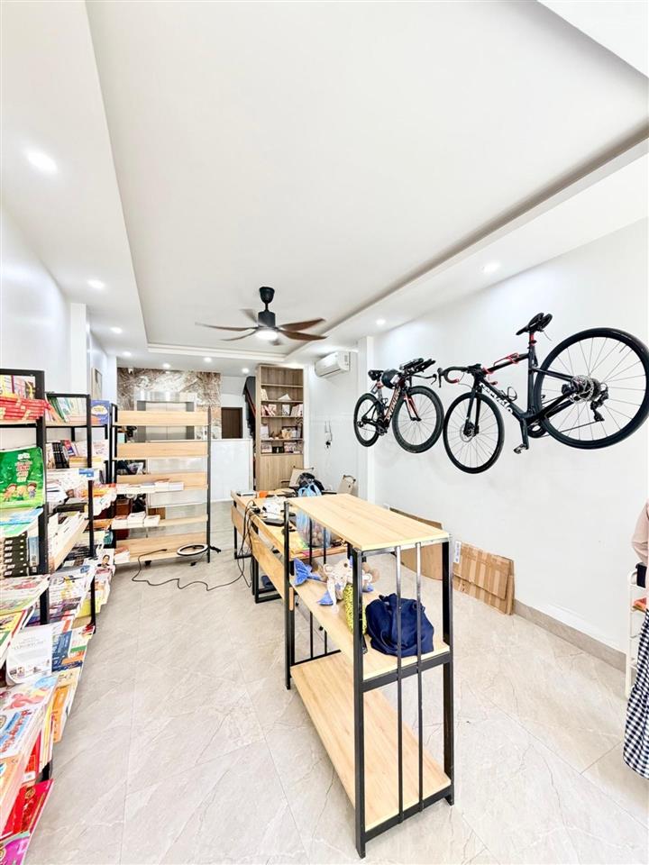 7 tầng thang máy  46 m². ô tô đỗ cửa ngay mai phúc  sài đồng