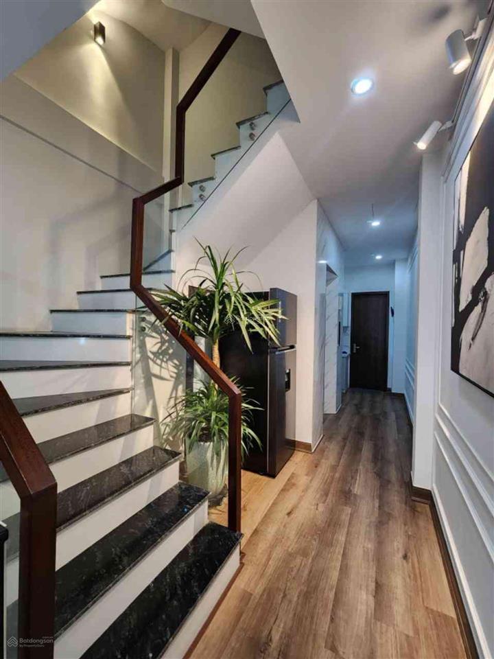Bán nr 4pn, 4wc, 105m2 tại 29, chu huy mẫn, 12 tỷ vnd, đẹp, phong thủy đỉnh