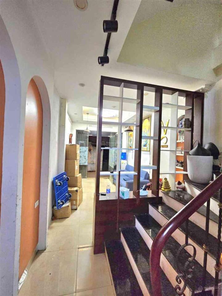 Bán nr 4pn, 4wc, 105m2 tại 29, chu huy mẫn, 12 tỷ vnd, đẹp, phong thủy đỉnh