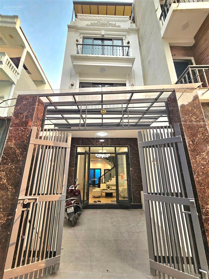 Bán nr 4pn, 4wc, 105m2 tại 29, chu huy mẫn, 12 tỷ vnd, đẹp, phong thủy đỉnh