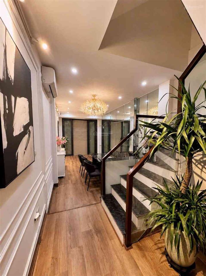 Bán nr 4pn, 4wc, 105m2 tại 29, chu huy mẫn, 12 tỷ vnd, đẹp, phong thủy đỉnh