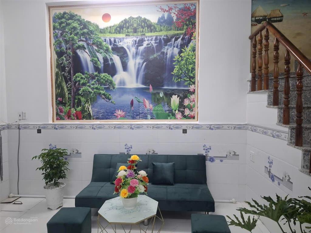 Chính chủ gửi em thía nhà shr 765 triệu  1 trệt 1 lầu 2pn 2wc