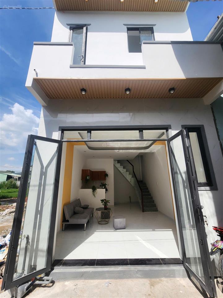 Chính chủ bán nhà hóc môn shr 595 triệu  4x8m 2 phòng ngủ, gần chợ có nước máy hỗ trợ góp gần 50%