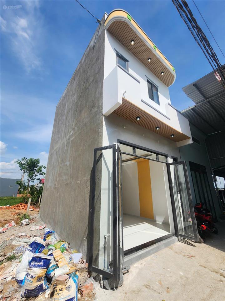 Chính chủ bán nhà hóc môn shr 595 triệu  4x8m 2 phòng ngủ, gần chợ có nước máy hỗ trợ góp gần 50%