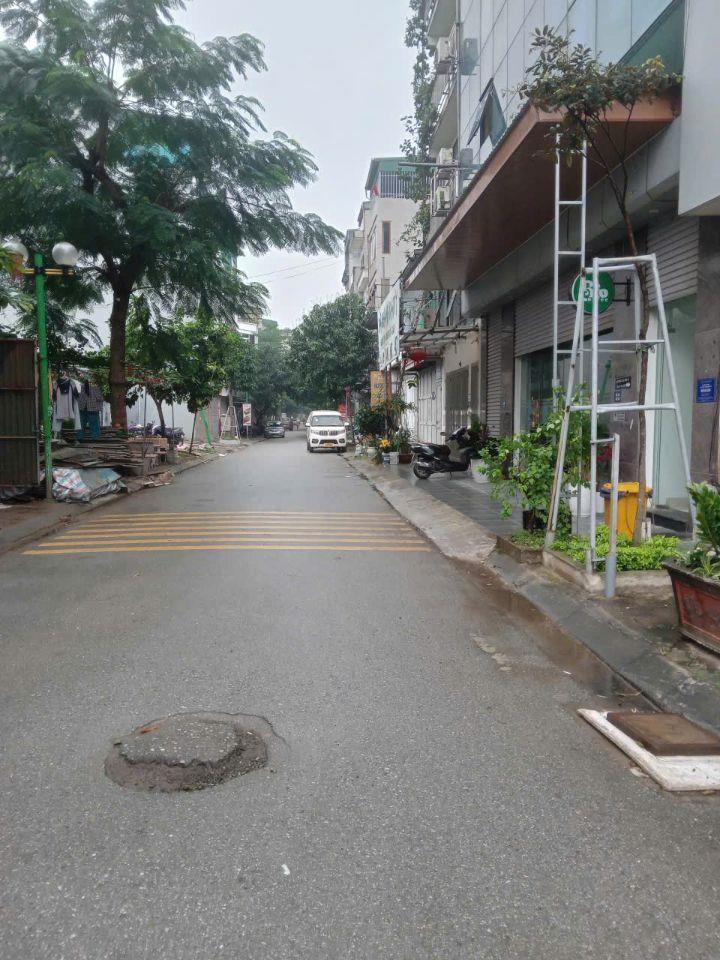 ANH TRAI CHUYỂN ĐỔI NHỜ BÁN - NHÀ ĐẸP PHÂN LÔ DỊCH VỤ TÂY NAM LINH ĐÀM