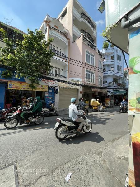Nhỉnh 9,13 tỷ sở hữu nhà 2 tầng trên 59,4 m2 đất nở hậu, mặt tiền phố trung tâm tân bình