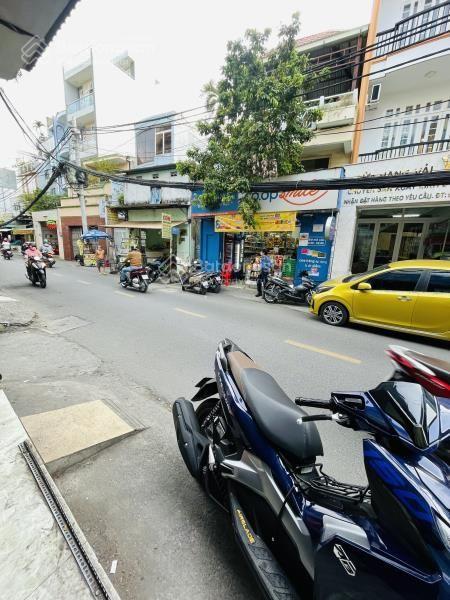 Nhỉnh 9,13 tỷ sở hữu nhà 2 tầng trên 59,4 m2 đất nở hậu, mặt tiền phố trung tâm tân bình