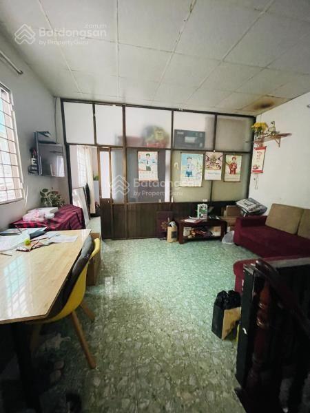 Nhỉnh 9,13 tỷ sở hữu nhà 2 tầng trên 59,4 m2 đất nở hậu, mặt tiền phố trung tâm tân bình