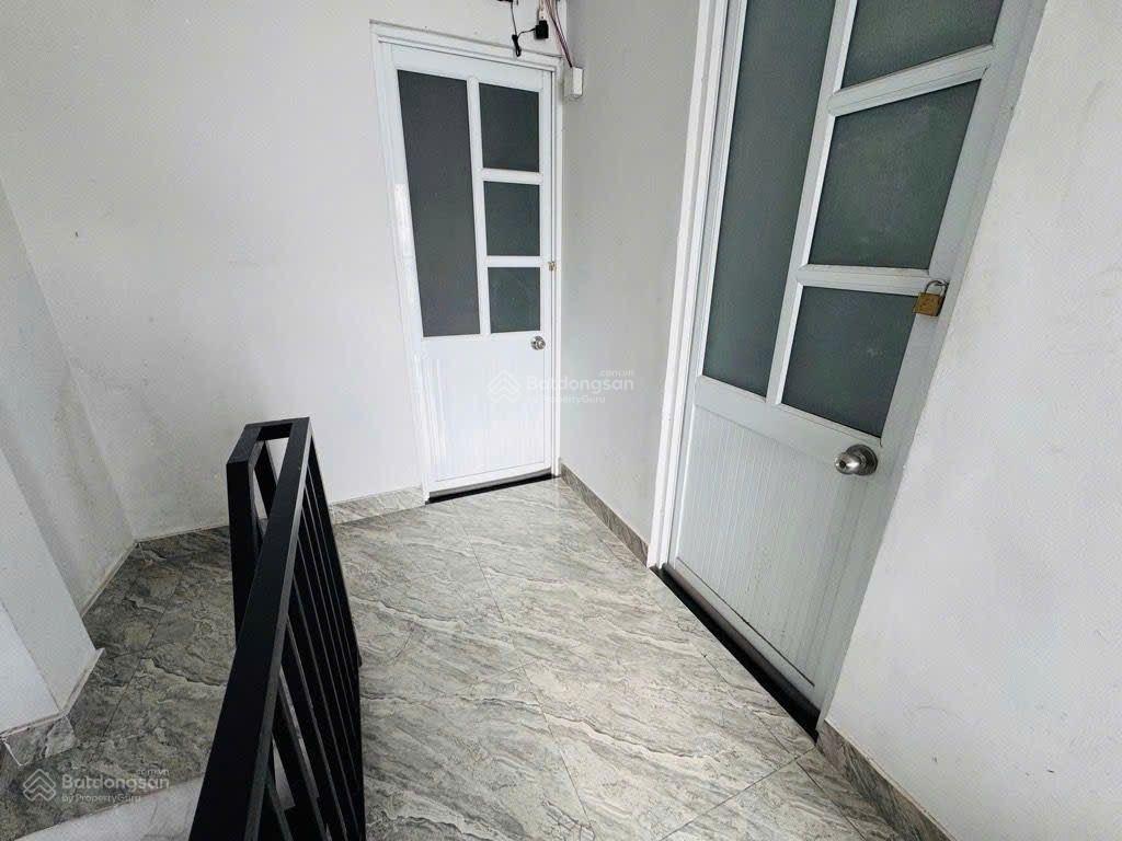 125.dienbienphu.140
nhỉnh 7,68 tỷ sở hữu nhà 3 tầng trên 54,9 m2 ngang 5,3m trung tâm bình thạnh