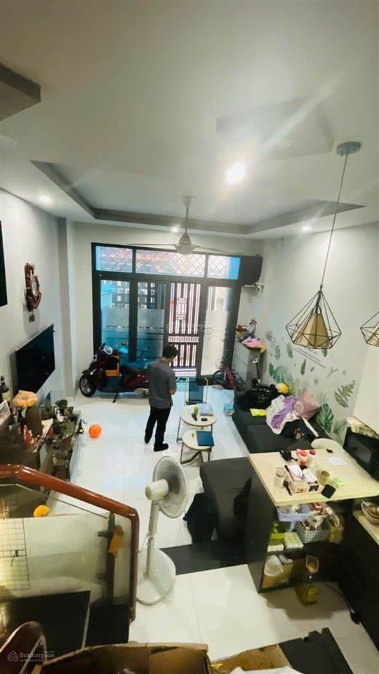 Nhỉnh 5,67 tỷ sở hữu nhà đẹp 4 tầng trên 37,6 m2 trung tâm tân bình