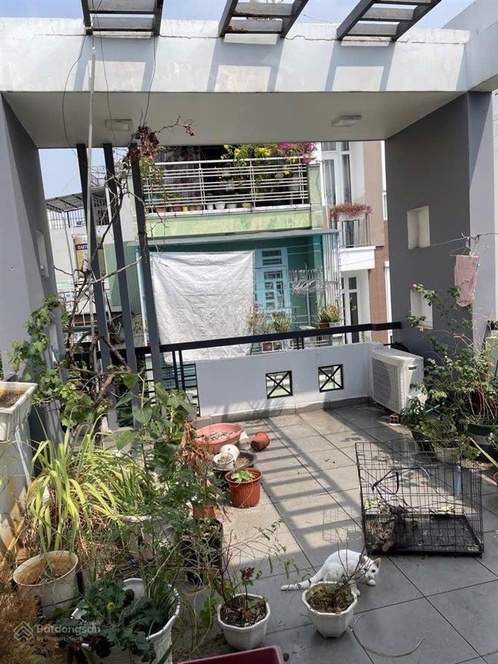 8.6 tỷ sở hữu nhà 3 tầng trên dt 65,7m2 tân bình, gần đất thánh, lý thường kiệt, cư xá bắc hải