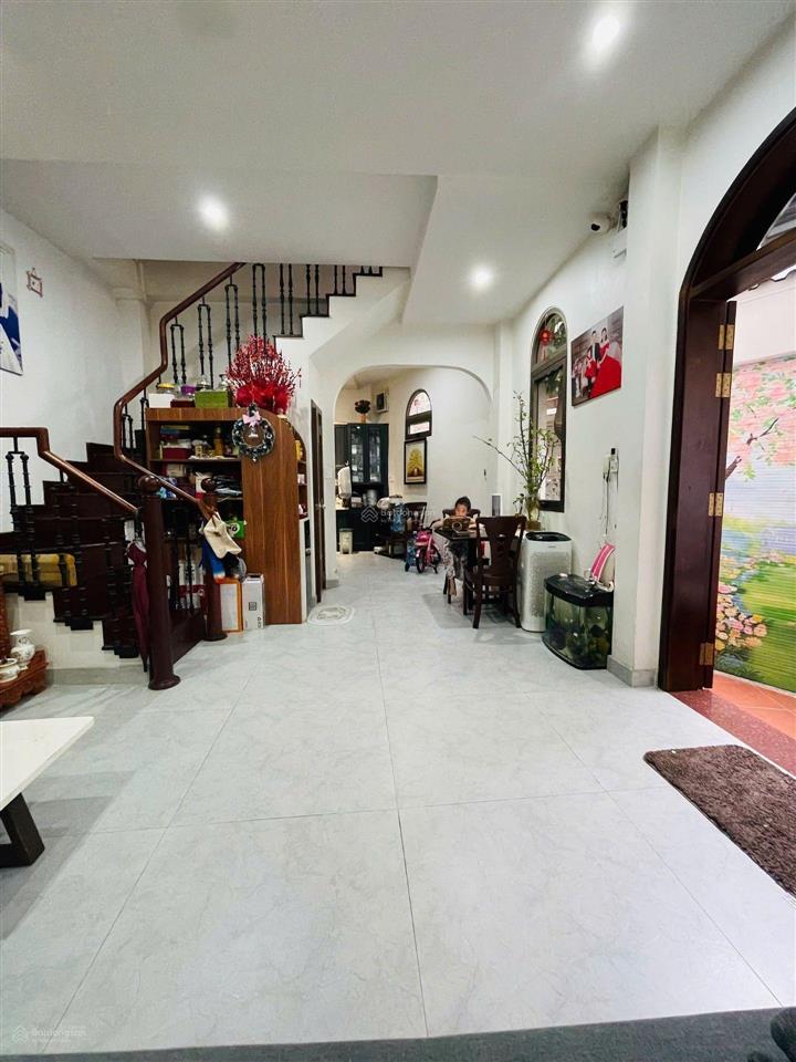 Nhà đẹp 2 tầng trên 49,3 m2 tân bình, hoàng văn thụ, gần vòng xoay lăng cha cả