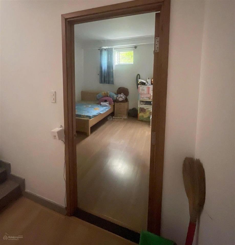 299.trường chinh.449
 nhà đẹp 4 tầng trên 72,8 m2, hình đất đẹp, tân bình, gần trường công định
