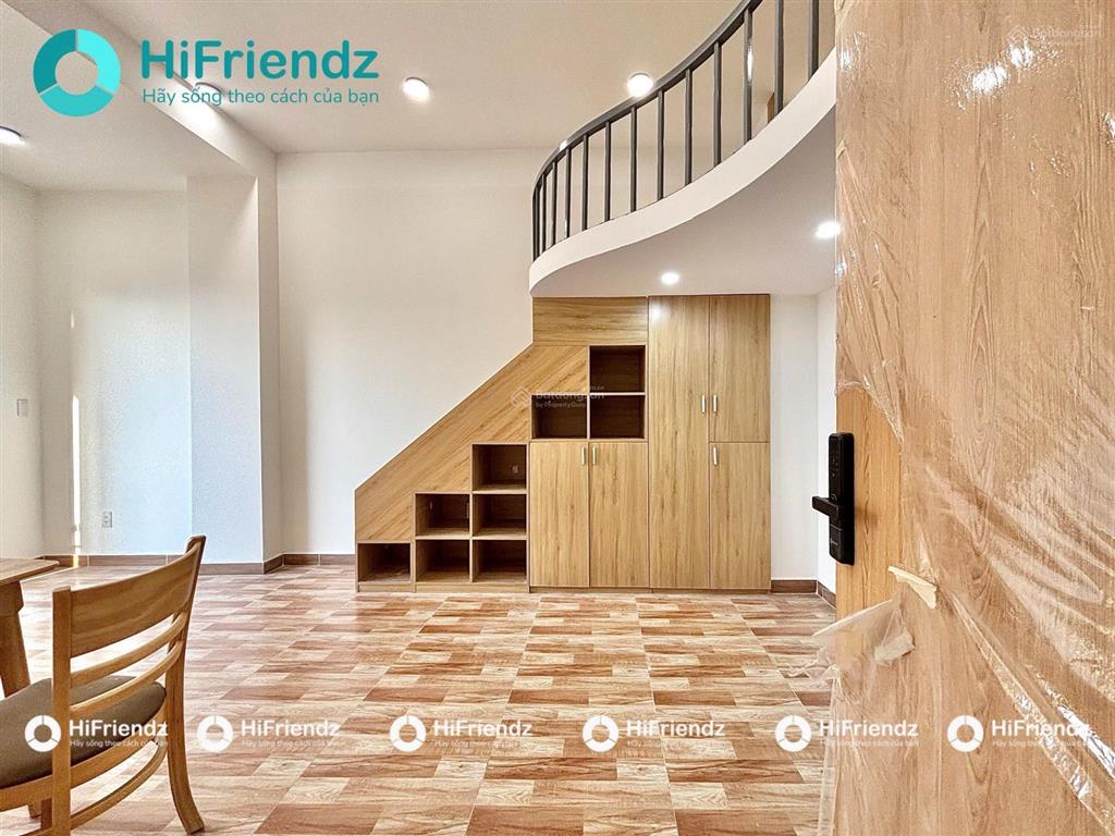 Khai trương duplex ban công siêu rộng gần cđ fpt