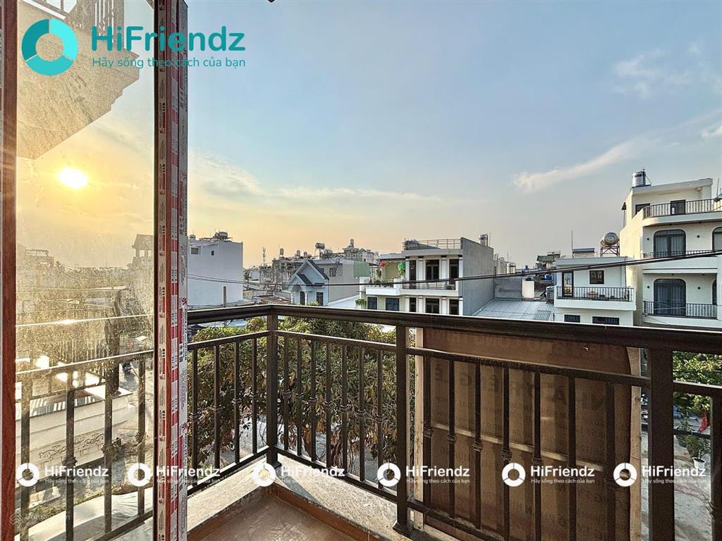 Khai trương duplex ban công siêu rộng gần cđ fpt