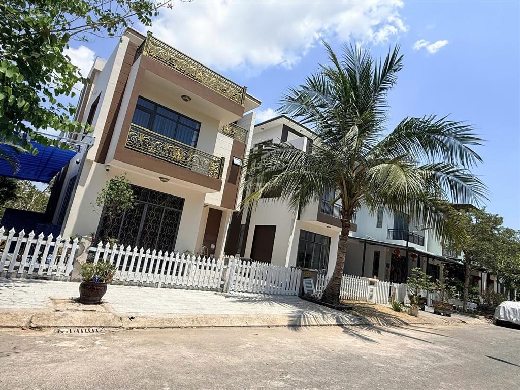 Cần bán gấp căn biệt thự sân vườn cách ql 1a 500m