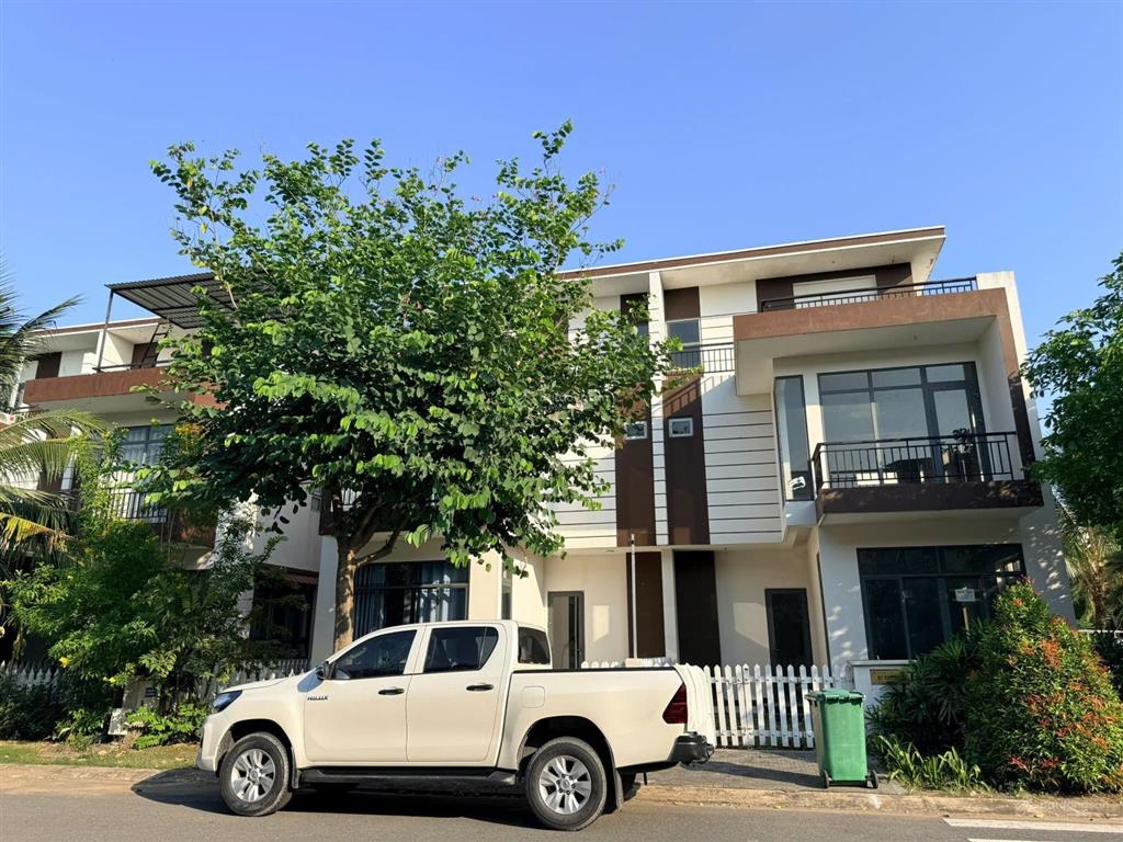 Cần bán gấp căn biệt thự sân vườn cách ql 1a 500m