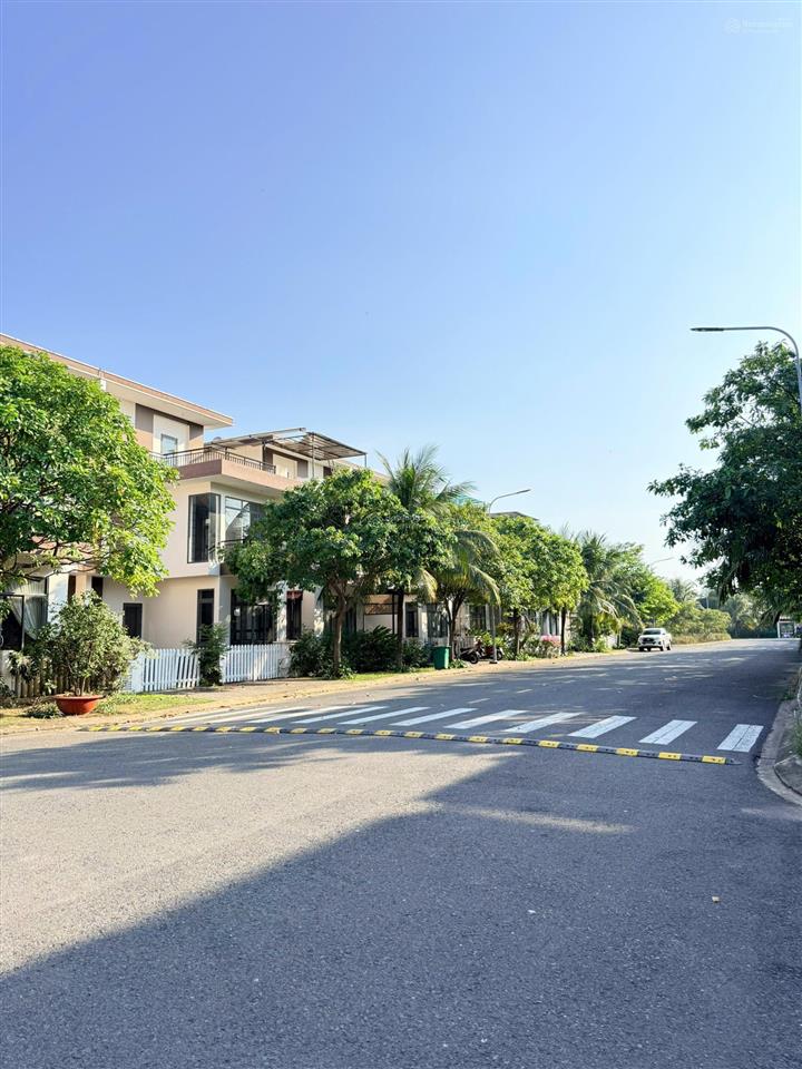 Cần bán gấp căn biệt thự sân vườn cách ql 1a 500m