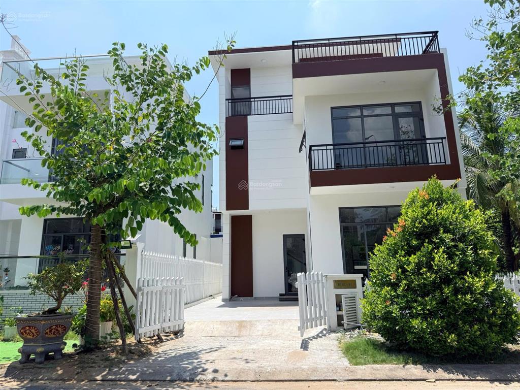 Cần bán gấp căn biệt thự sân vườn cách ql 1a 500m