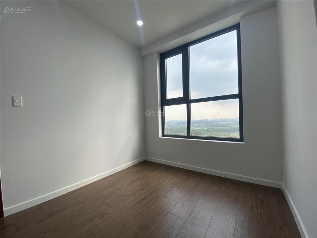 Căn góc tháp sapphire  bcons city  sẵn 2 máy lạnh  giá 7.5tr/tháng