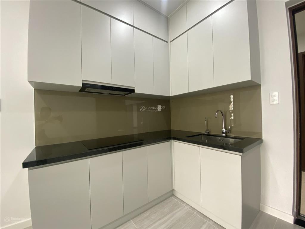 Căn góc tháp sapphire  bcons city  sẵn 2 máy lạnh  giá 7.5tr/tháng