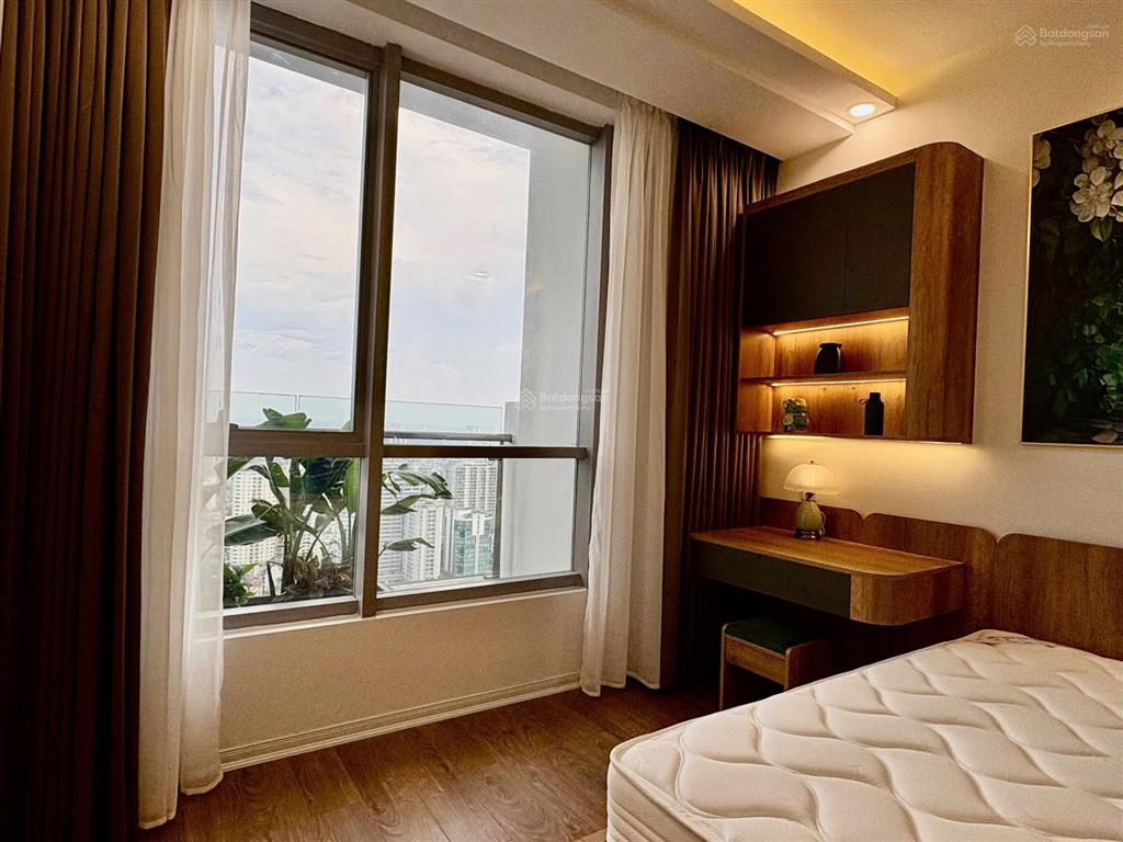 Chính chủ bán ch 2 ngủ, dt 97m2, golden land 275 nguyễn trãi, tầng đẹp, full đồ, sổ đỏ, giá 8,5 tỷ