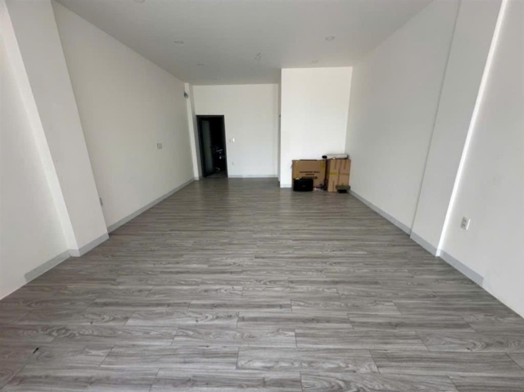 CHO THUÊ MẶT TIỀN GIẢI PHÓNG – GẦN NHÀ GA T1 & T3 – DIỆN TÍCH 200M²