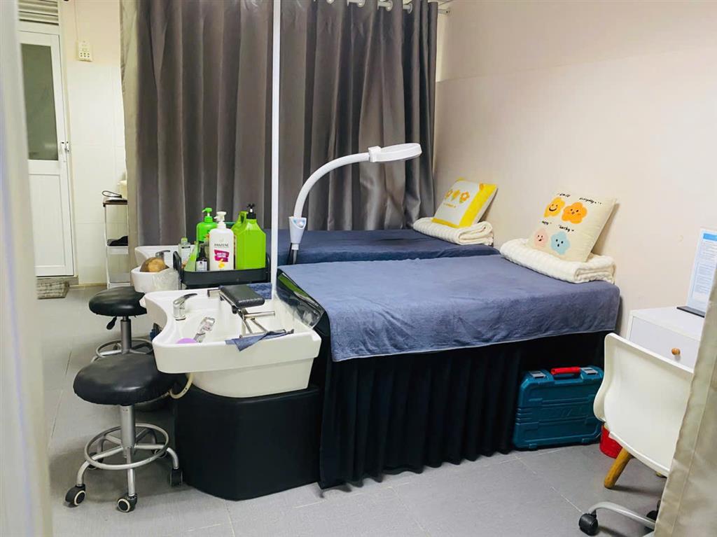 SANG NHƯỢNG TIỆM NAIL – MI – GỘI ĐẦU ĐẦY ĐỦ NỘI THẤT, VÀO KINH DOANH NGAY