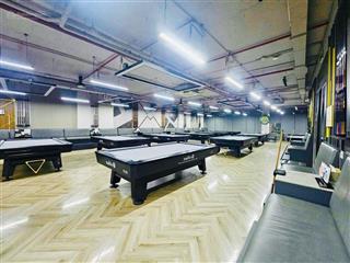 Bán tòa văn phòng cầu giấy. dt 500m, mt 30m 4 thoáng, 9 tầng, vỉa hè 7m, dòng tiền hơn 12 tỷ/năm
