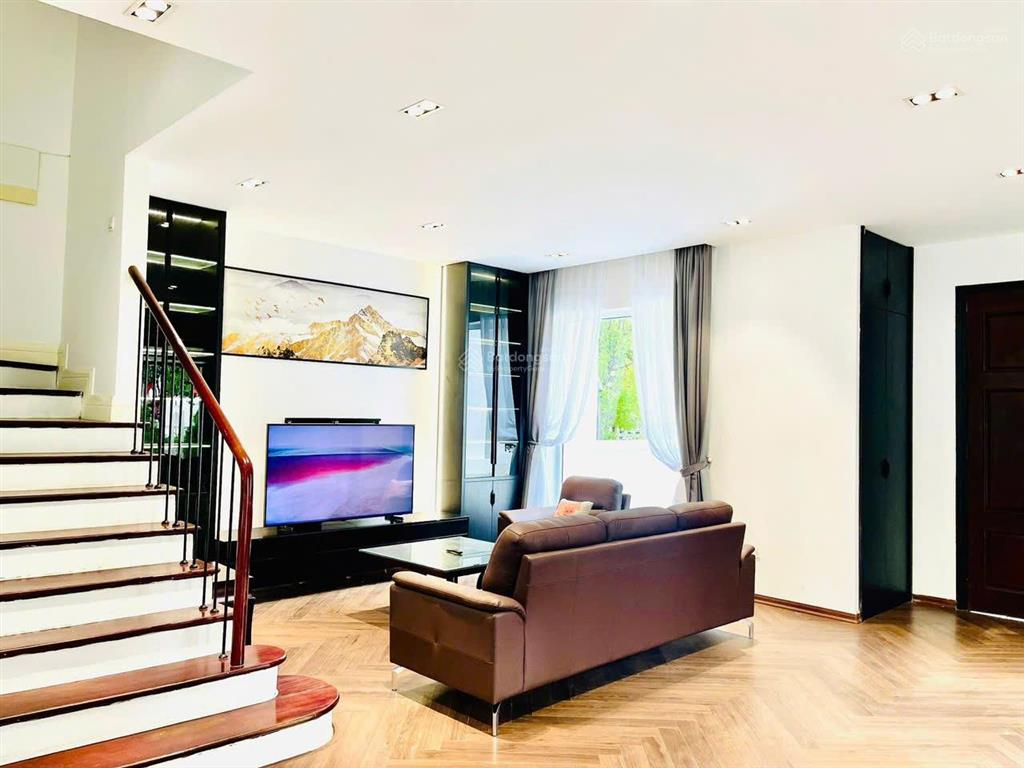 Cho thuê biệt thự đơn lập góc view sông full đồ không gian sống đẳng cấp tại vinhomes riverside