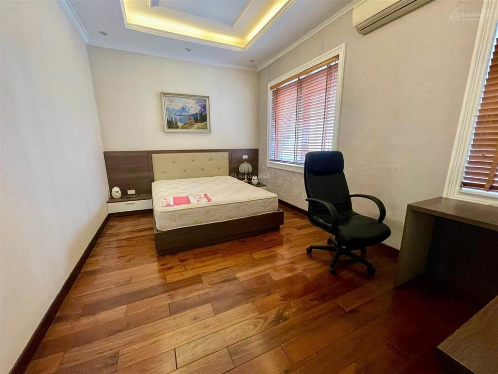 Cho thuê biệt thự ad08 vinhomes riverside giá 45tr/tháng  0889 729 ***