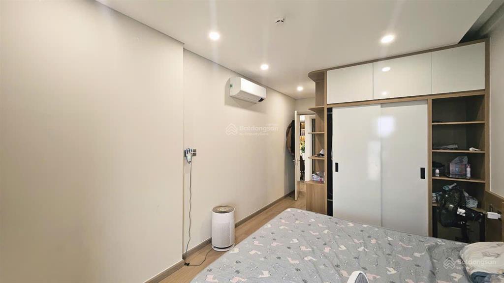 Gấp tháng 4 căn hộ cao cấp 3 phòng ngủ (2pn + 1) full nội thất chỉ xách vali vào ở tại moonlight1