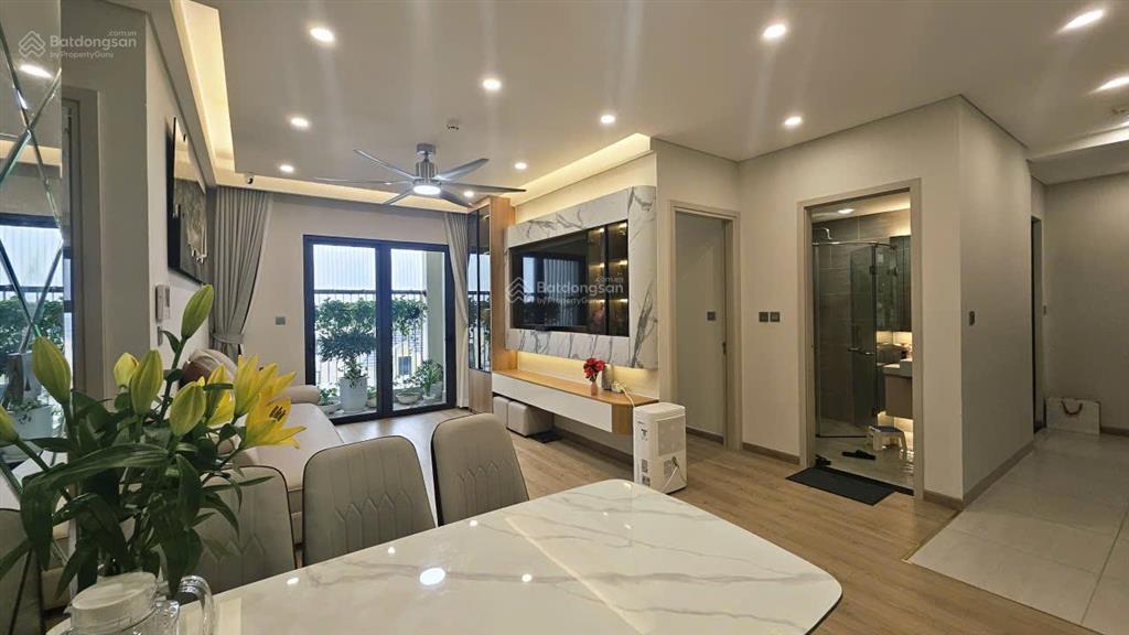 Gấp tháng 4 căn hộ cao cấp 3 phòng ngủ (2pn + 1) full nội thất chỉ xách vali vào ở tại moonlight1
