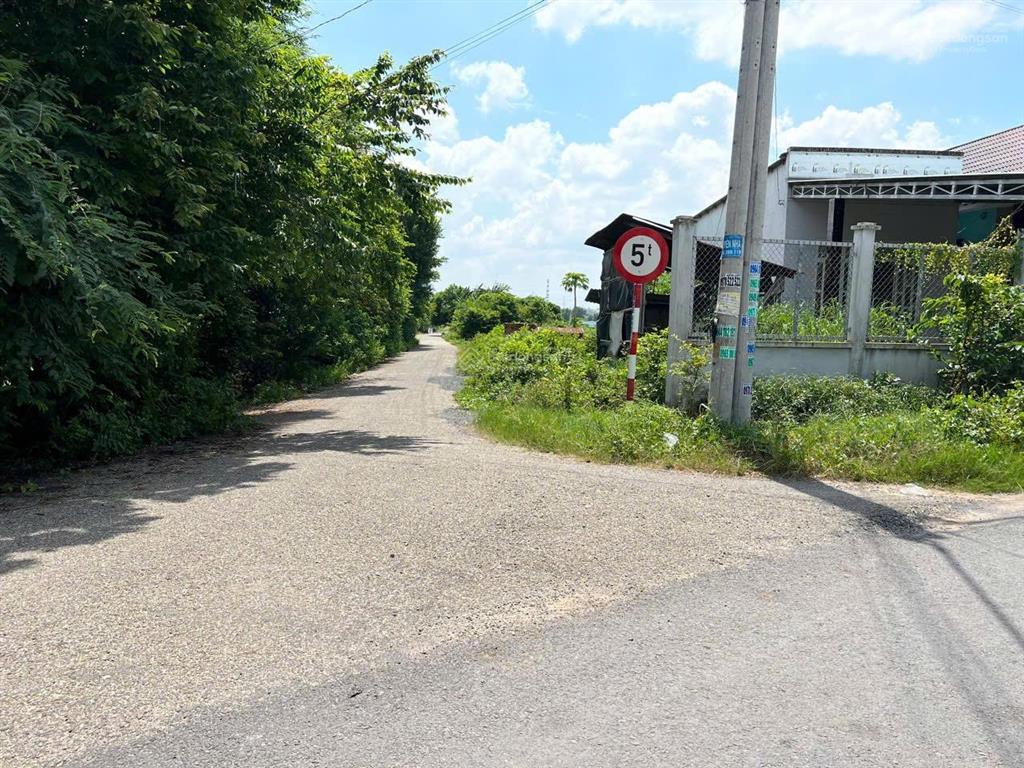 Đất thổ cư diện tích lớn 1000m2 có thổ cư ngay trung tâm củ chi  tân an hội  chỉ nhỉnh 4 tỷ