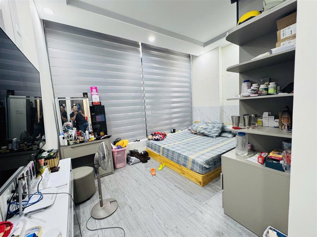 Chủ hạ sốc 700 triệu, ngay khu vip nơ trang long, 4 tầng, 50m², 4pn, 5wc
