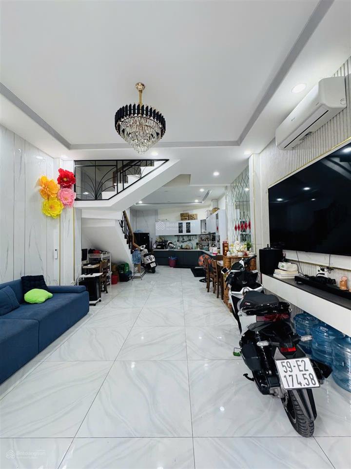 Chủ hạ sốc 700 triệu, ngay khu vip nơ trang long, 4 tầng, 50m², 4pn, 5wc