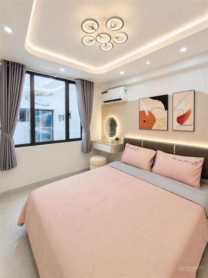 Hẻm xe hơi đến cửa nguyễn kiệm phú nhuận  4 tầng dtsd 100m2 3pn 4wc